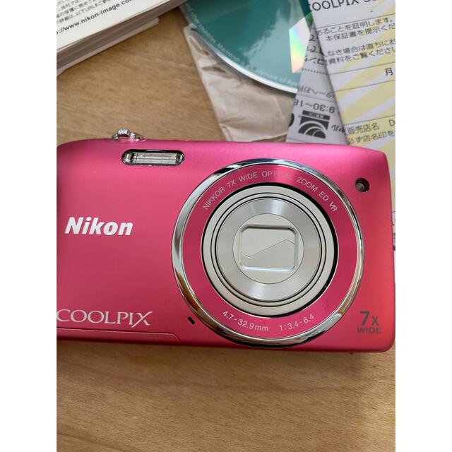 Nikon(ニコン)の最終値下げ❣️Nikon デジタルカメラ　COOLPIX S3500 スマホ/家電/カメラのカメラ(コンパクトデジタルカメラ)の商品写真
