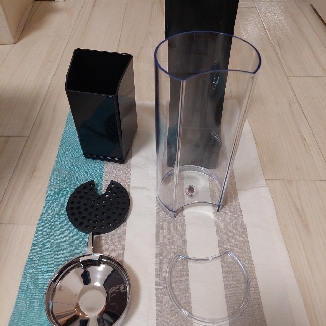 NESPRESSO スマホ/家電/カメラの調理家電(コーヒーメーカー)の商品写真