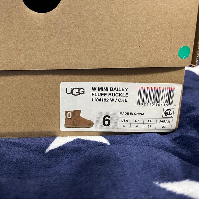 UGG(アグ)の【正規品】UGG mini Bailey fluff buckleムートンブーツ レディースの靴/シューズ(ブーツ)の商品写真