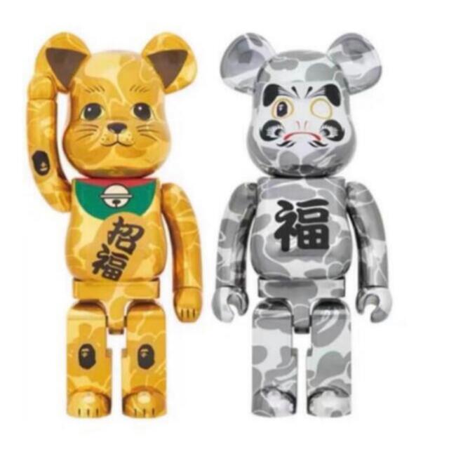 MEDICOM TOY(メディコムトイ)のBE@RBRICK BAPE 招き猫 金メッキ&達磨 銀メッキ 1000% ハンドメイドのおもちゃ(フィギュア)の商品写真