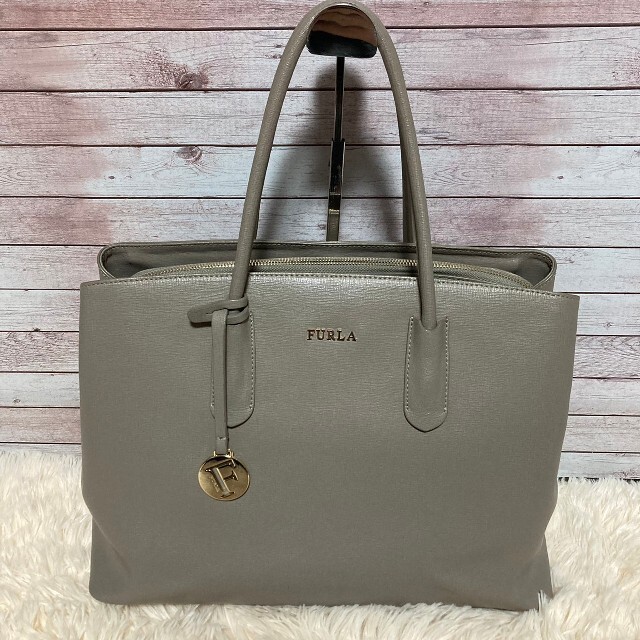 FURLA フルラ ハンドバッグ テッサ TESSAトートバッグ 本革美品