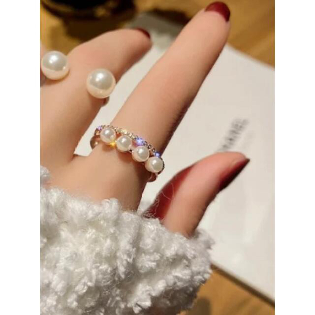 4連パール 指輪 フリーサイズ レディースのアクセサリー(リング(指輪))の商品写真