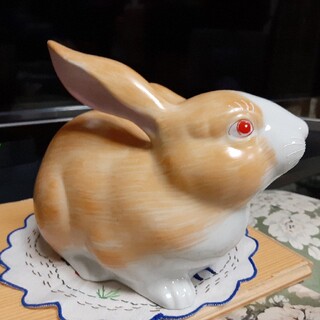 美品 日本製 手描き 陶器 大きめ ウサギの置物 リアル 風水 兎 卯 うさぎ