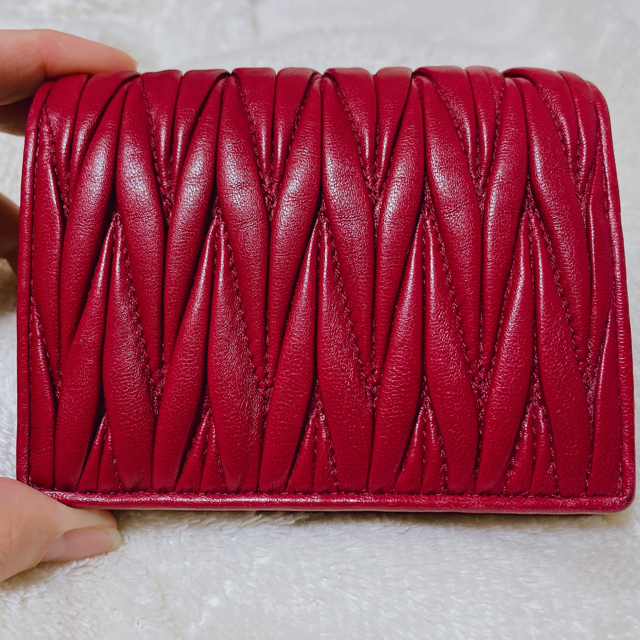 miumiu(ミュウミュウ)のMIUMIU 二つ折り財布 レディースのファッション小物(財布)の商品写真