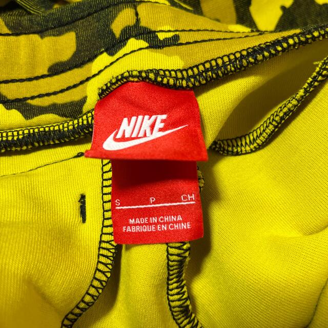 NIKE(ナイキ)の希少！美品！Nike テックフリース パンツ イエローカモ Sサイズ メンズのパンツ(その他)の商品写真