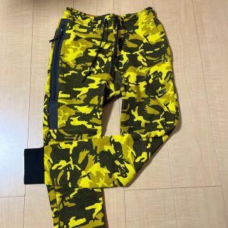 ナイキ(NIKE)の希少！美品！Nike テックフリース パンツ イエローカモ Sサイズ(その他)