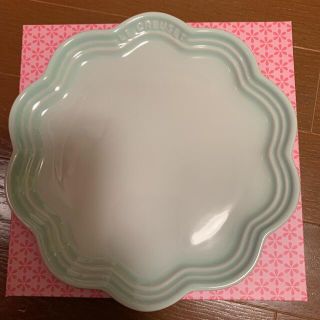 ルクルーゼ(LE CREUSET)のル・クルーゼ　フリルプレート　22cm アイスグリーン(食器)