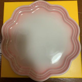 ルクルーゼ(LE CREUSET)の☆TA様専用☆ ルクルーゼ　フリルプレート　22cm パウダーピンクシェルピンク(食器)