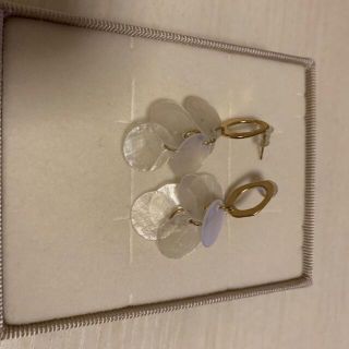 ピアス(ピアス)