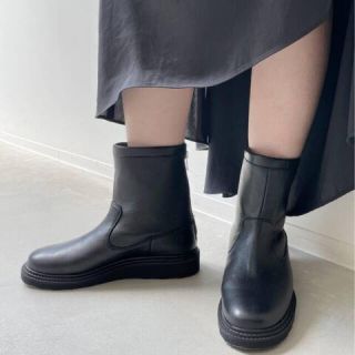 アパルトモンドゥーズィエムクラス(L'Appartement DEUXIEME CLASSE)の美品★アパルトモン　カミナンド　BACK ZIP BOOTS★(ブーツ)