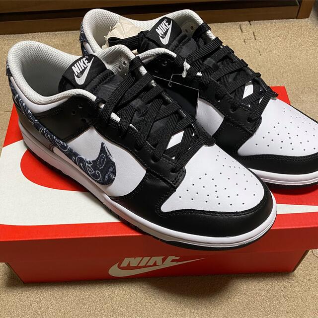 NIKE(ナイキ)のNike WMNS Dunk Low ペイズリー パックBlack/White メンズの靴/シューズ(スニーカー)の商品写真