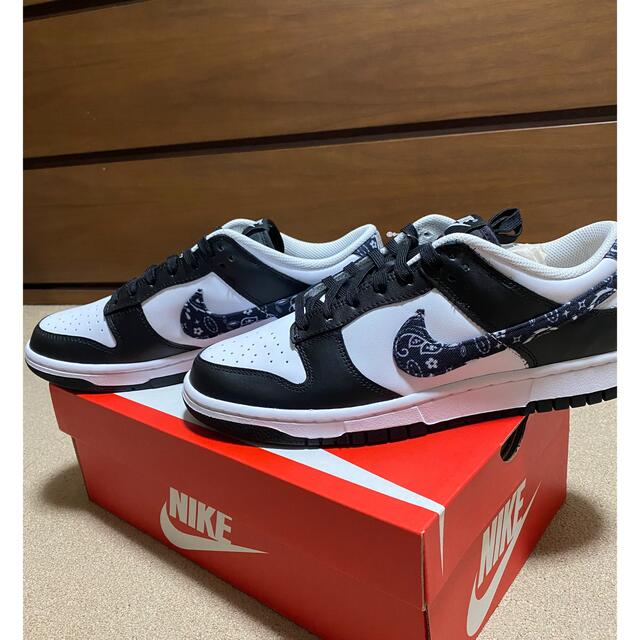 NIKE(ナイキ)のNike WMNS Dunk Low ペイズリー パックBlack/White メンズの靴/シューズ(スニーカー)の商品写真