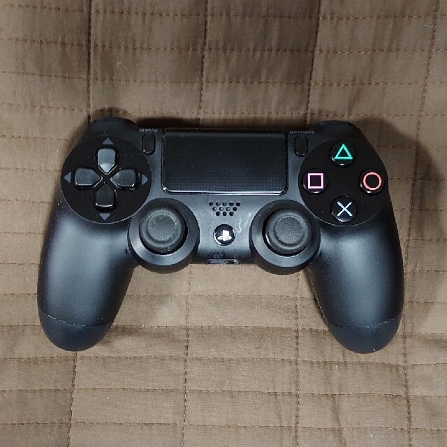 PlayStation4(プレイステーション4)のPS4 純正コントローラー DUALSHOCK4 ＆ 専用純正充電スタンド エンタメ/ホビーのゲームソフト/ゲーム機本体(その他)の商品写真