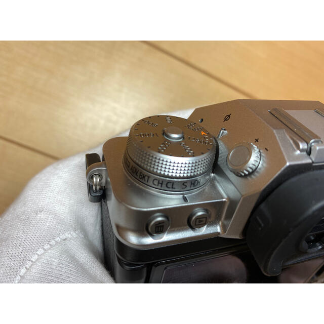 富士フィルム　X-T4 【保証あり・シャッター回数4500回以下】