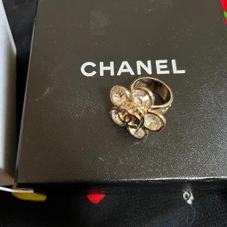 シャネル(CHANEL)の指輪　シャネル　CHANEL ラインストーン　キラキラ　ロゴ(リング(指輪))