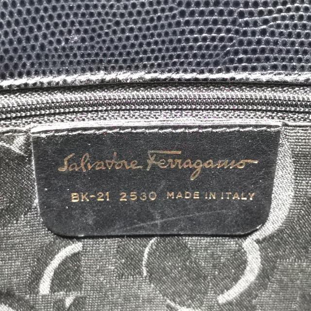 Salvatore Ferragamo(サルヴァトーレフェラガモ)のサルバトーレフェラガモ ショルダーバッグ レディースのバッグ(ショルダーバッグ)の商品写真