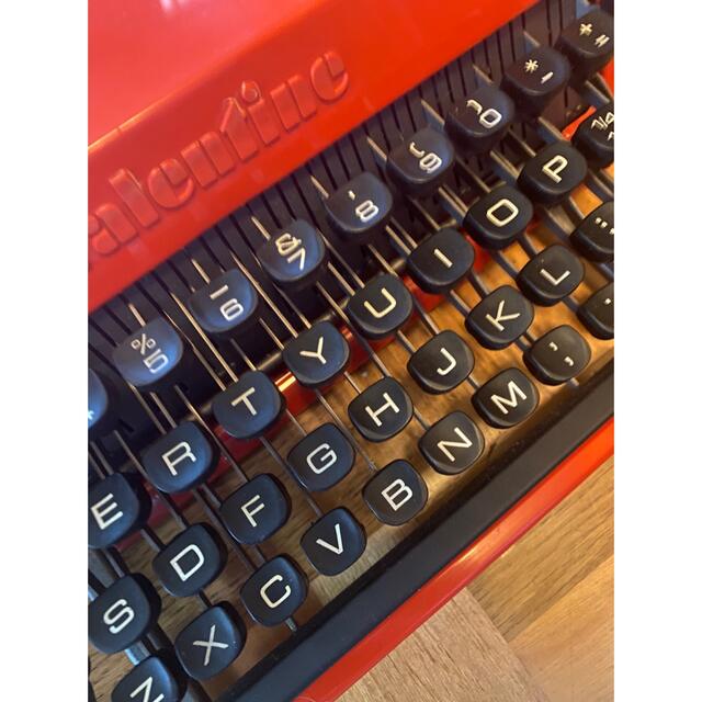オリベッティ タイプライター Olivetti Valentine オリベッティ タイプライター Olivetti Valentine