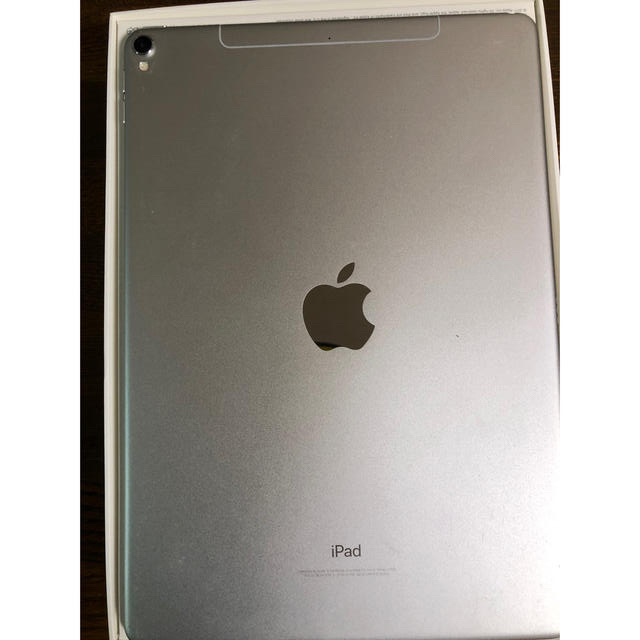 iPad(アイパッド)のiPad  pro 10.5インチ　Wi-Fi+Cellular モデル スマホ/家電/カメラのPC/タブレット(タブレット)の商品写真