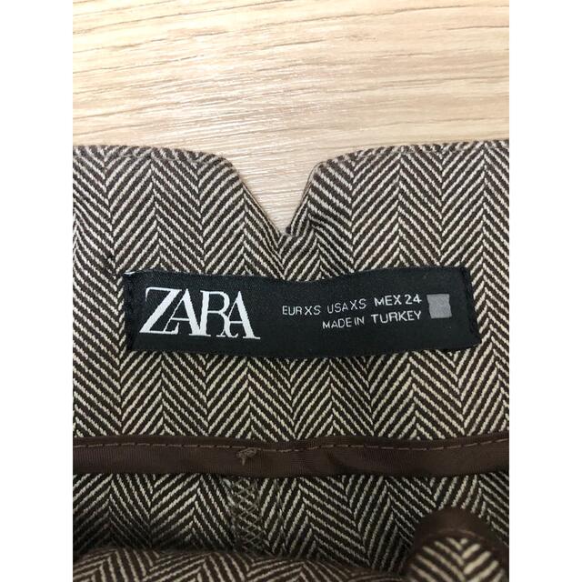 ZARA(ザラ)のZARA ハイライズヘリンボーンパンツ　XSブラウン レディースのパンツ(カジュアルパンツ)の商品写真