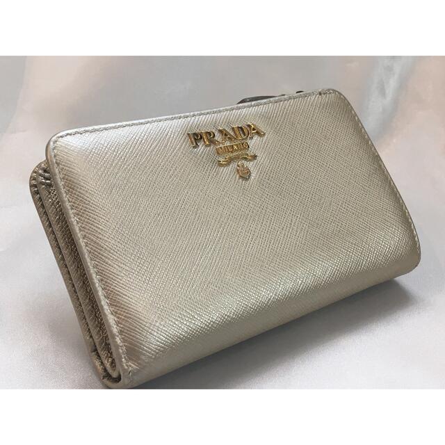 超美品　PRADA プラダ  二つ折り財布　ホックタイプ　シャンパンゴールド