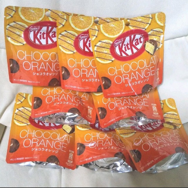 Nestle(ネスレ)のキットカット ショコラオレンジ 食品/飲料/酒の食品(菓子/デザート)の商品写真