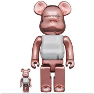 メディコムトイ(MEDICOM TOY)のBE@RBRICK MEDICOM TOY PLUS PINK GOLD (キャラクターグッズ)