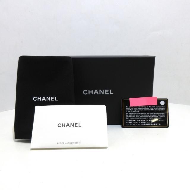 CHANEL(シャネル)のシャネル ポーチ新品同様  マトラッセ レディースのファッション小物(ポーチ)の商品写真