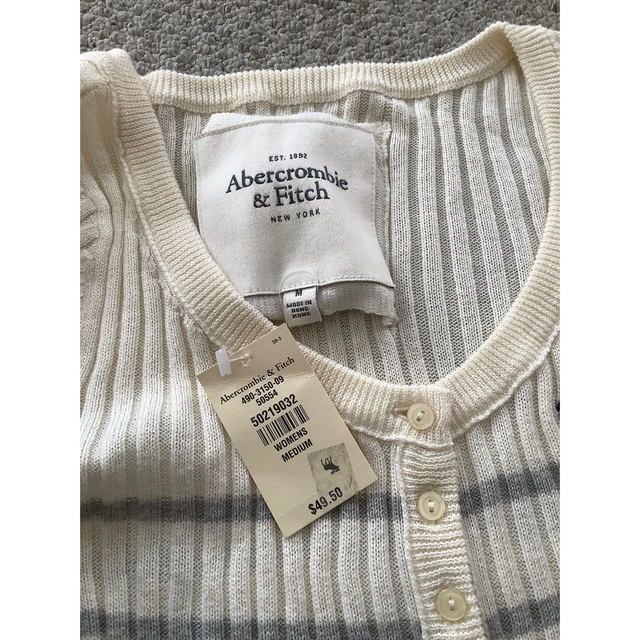 Abercrombie&Fitch(アバクロンビーアンドフィッチ)の新品未使用　アバクロ　カットソー　サイズM 超美品  レディースのトップス(カットソー(長袖/七分))の商品写真