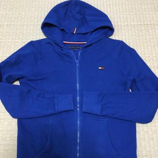 トミーヒルフィガー(TOMMY HILFIGER)のトミーヒルフィガー パーカー ブルー　サイズ152(ジャケット/上着)