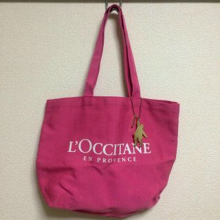 ロクシタン(L'OCCITANE)のL'OCCITANE チャーム付きトートバッグ【オマケ有り】(トートバッグ)