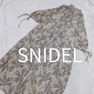 スナイデル(SNIDEL)のもも様 専用 snidel スナイデル プリーツ デザイン ペイズリー柄(ロングワンピース/マキシワンピース)