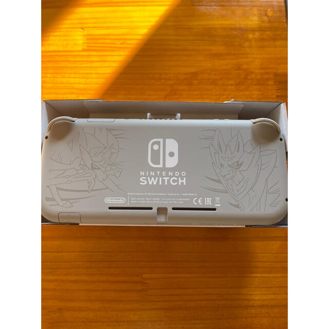 Nintendo Switch Lite ザシアン・ザマゼンタ 1