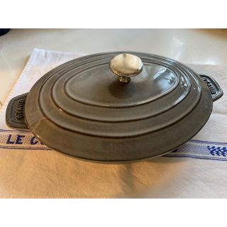 ストウブ(STAUB)の⭐︎ staub ストウブ   琺瑯　ソテーパン　グレー　23cm 中古　美品　(調理道具/製菓道具)