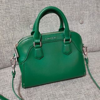 チャールズアンドキース(Charles and Keith)の【値下げ】CHARLES & KEITH ハンドバッグ(ハンドバッグ)