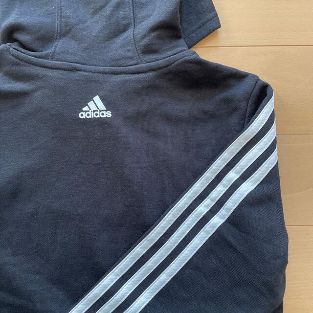 adidas(アディダス)のアディダス　パーカー　トレーナー　150 キッズ/ベビー/マタニティのキッズ服男の子用(90cm~)(Tシャツ/カットソー)の商品写真