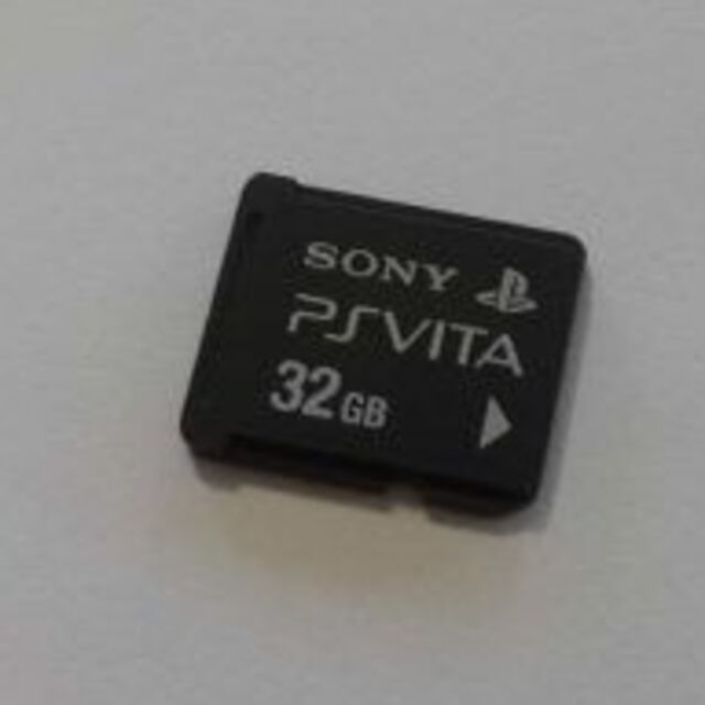 PlayStation Vita(プレイステーションヴィータ)のPSVITA 32GBメモリーカード エンタメ/ホビーのゲームソフト/ゲーム機本体(その他)の商品写真