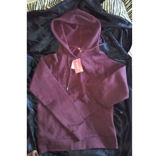 ゲス(GUESS)のGuess hoodie 新品❢tag付き❢❢(パーカー)