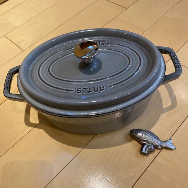 STAUB(ストウブ)のストウブ　オーバル　23cm インテリア/住まい/日用品のキッチン/食器(鍋/フライパン)の商品写真