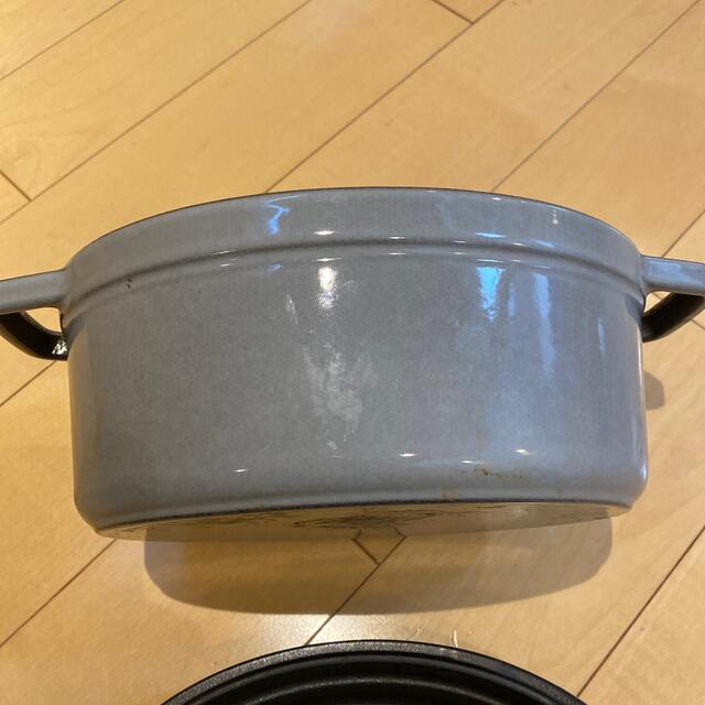 STAUB(ストウブ)のストウブ　オーバル　23cm インテリア/住まい/日用品のキッチン/食器(鍋/フライパン)の商品写真