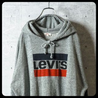 リーバイス(Levi's)のLEVI'S グラフィック ロゴ フーディー クロップパーカー グレー L(パーカー)