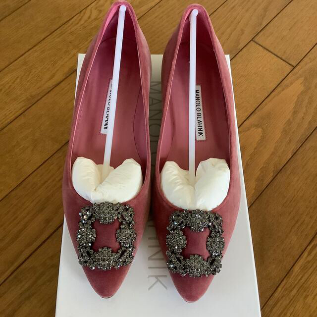 マノロブラニク ハンギシ MANOLO BLAHNIK ピンクベルベット37.5