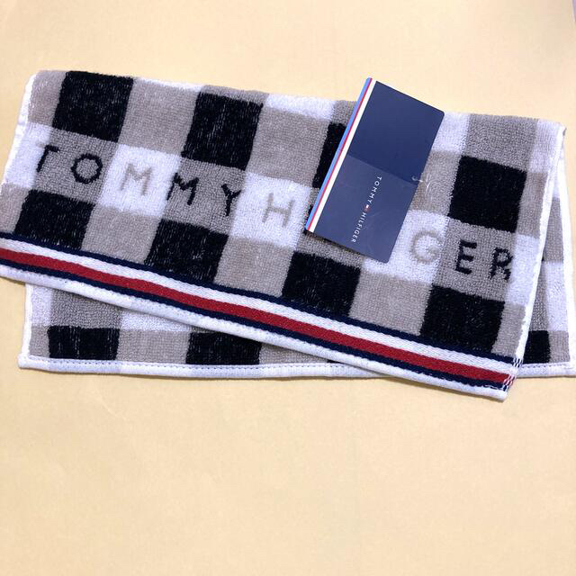 TOMMY HILFIGER(トミーヒルフィガー)のタオルハンカチ　未使用 メンズのファッション小物(ハンカチ/ポケットチーフ)の商品写真