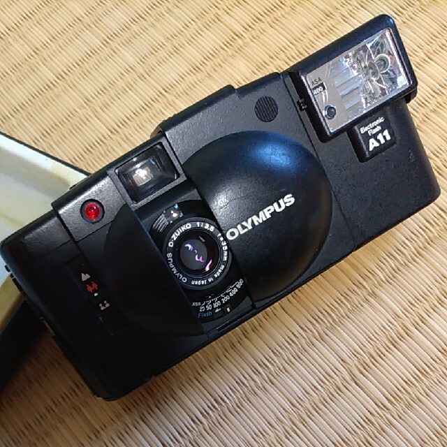 OLYMPUS(オリンパス)のolympus xa2 ジャンク品 スマホ/家電/カメラのカメラ(フィルムカメラ)の商品写真