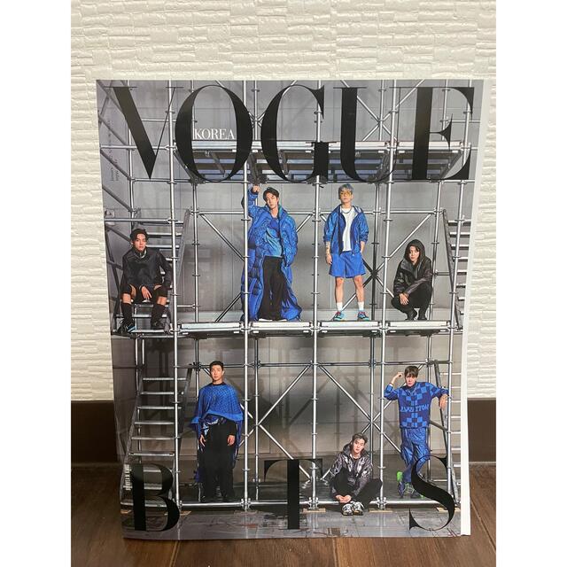 防弾少年団(BTS)(ボウダンショウネンダン)のBTS VOGUE 2022年1月号 表紙B エンタメ/ホビーの雑誌(アート/エンタメ/ホビー)の商品写真