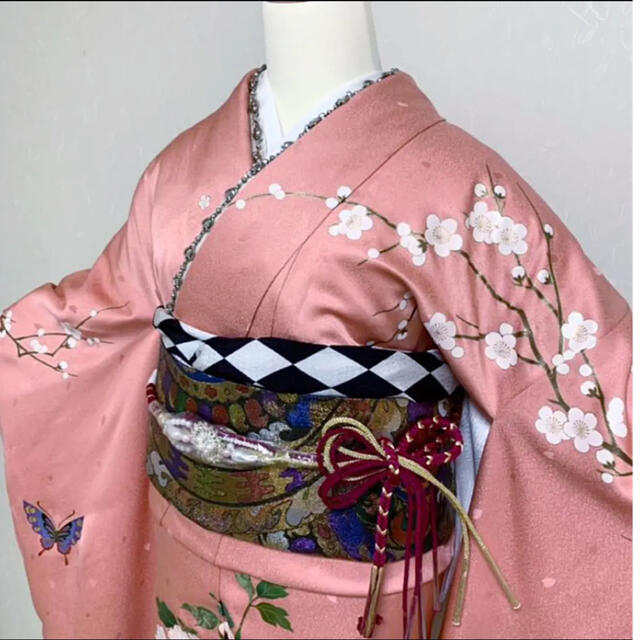大注目】 振袖 《金彩》ふわ〜り蝶の舞い模様振袖(セット可能)