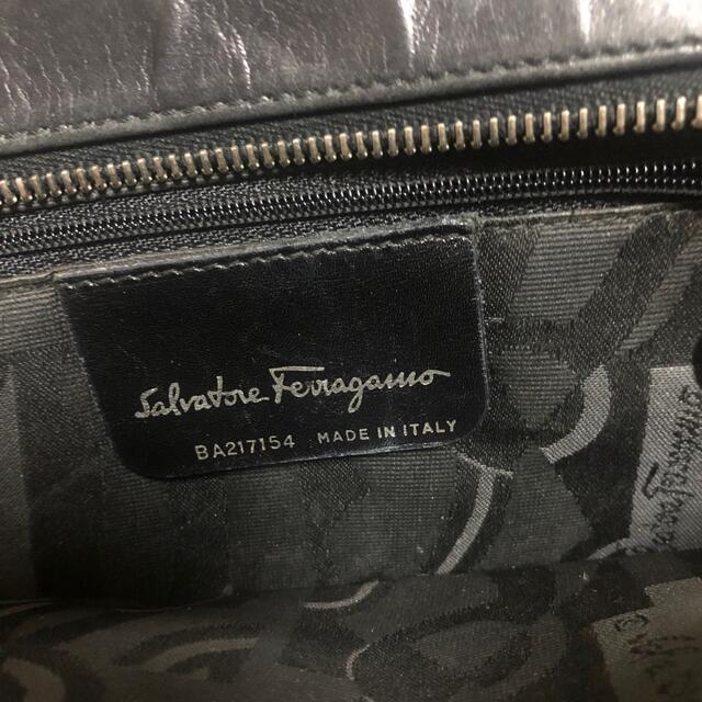 Salvatore Ferragamo(サルヴァトーレフェラガモ)のフェラガモバック レディースのバッグ(ショルダーバッグ)の商品写真