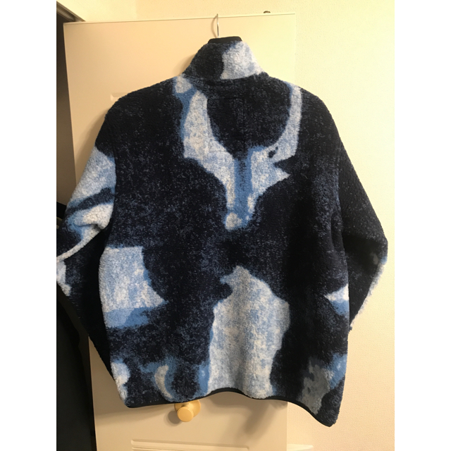 Supreme(シュプリーム)のSupreme TNF Bleached Denim Print Fleece メンズのジャケット/アウター(ブルゾン)の商品写真