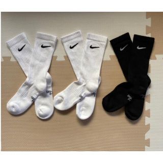 ナイキ(NIKE)の【新品】NIKE  3足 靴下 ホワイト2ブラック1 23.0〜25.0cm(ソックス)