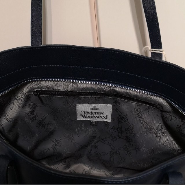 Vivienne Westwood(ヴィヴィアンウエストウッド)のVivienne ショッパー トートバッグ ネイビー レディースのバッグ(トートバッグ)の商品写真