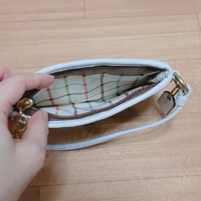 COACH(コーチ)の新品・未使用 ☆ COACH リスレット　ポーチ レディースのファッション小物(ポーチ)の商品写真